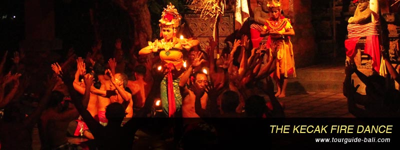 La Danza Del Kecak Y Fuego
