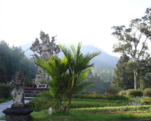 bedugul botanical bali