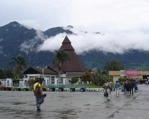 papua indonesia tour packages