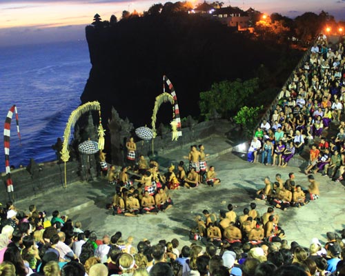  el templo de Uluwatu, la danza Kechak 